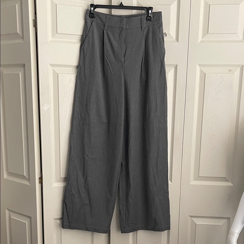 NEW House of Harlow 1960 Cropped Top Wide Leg Pants Set in gray. #0300 - Picture 2 of 15